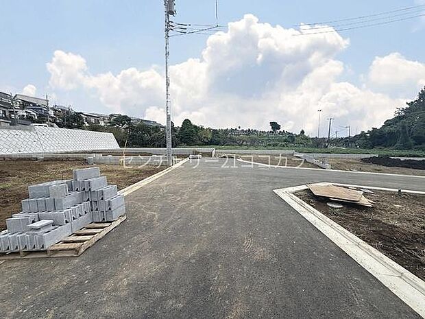 前面道路を含む現地写真