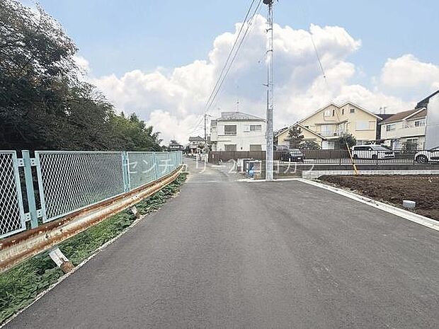 前面道路を含む現地写真