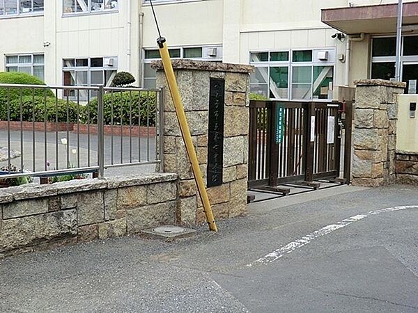 八王子市立第七中学校まで229m