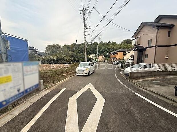 前面道路を含む現地写真