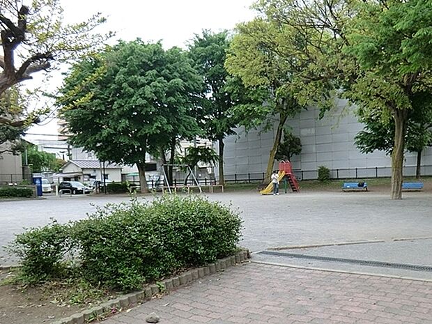 八木町公園まで400m