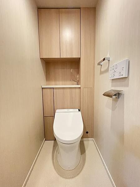 温水洗浄便座付きのトイレです！