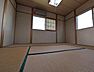 和室：生成AIにより家具等撤去しております。