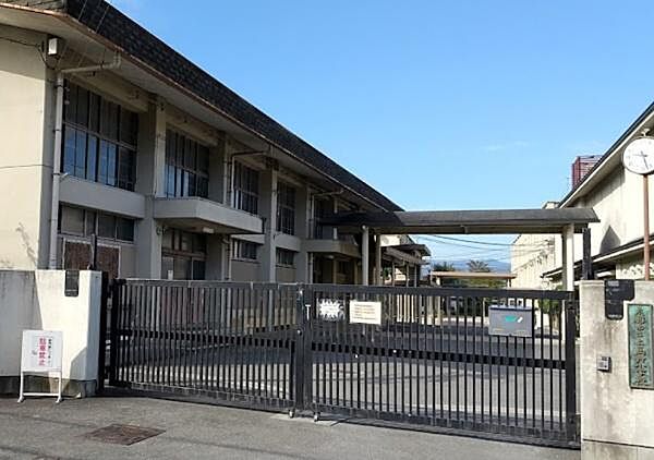 京都市立上高野小学校まで900m