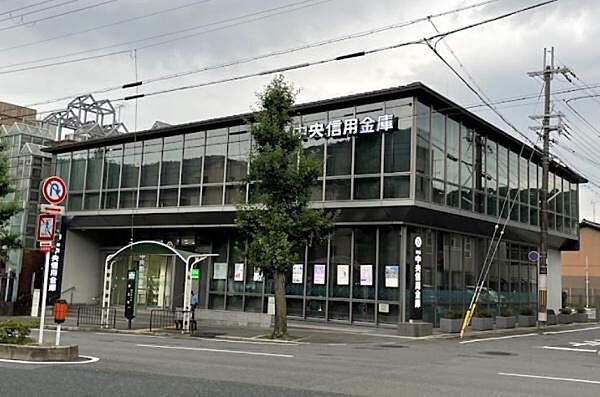 京都中央信用金庫銀閣寺支店まで700m