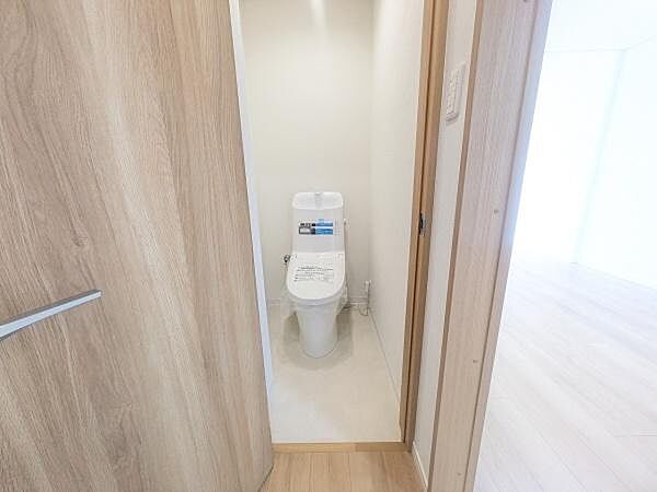 温水洗浄便座付きのトイレです！