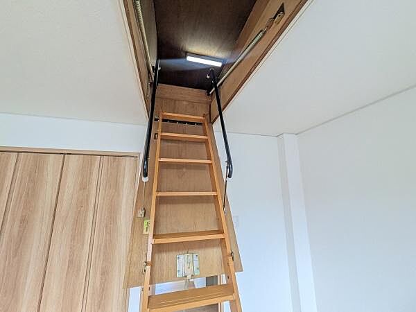屋根裏収納ございます！
