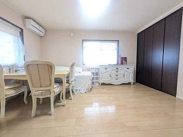 洋室のお部屋です！