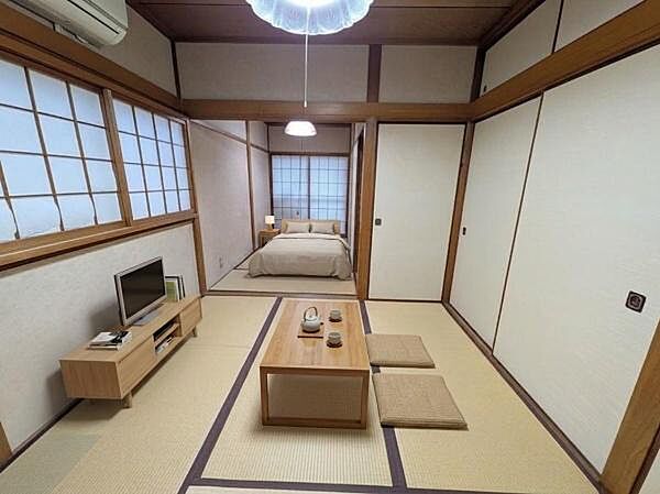 ※本画像は生成AIで家具を配置したイメージです。家具は架空のデザインで実在の製品とは異なり、販売価格に含まれません。コンセント等の細部設備は一部省略があり、現況とは異なります。