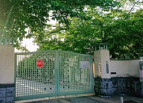 京都市立仁和小学校まで560m