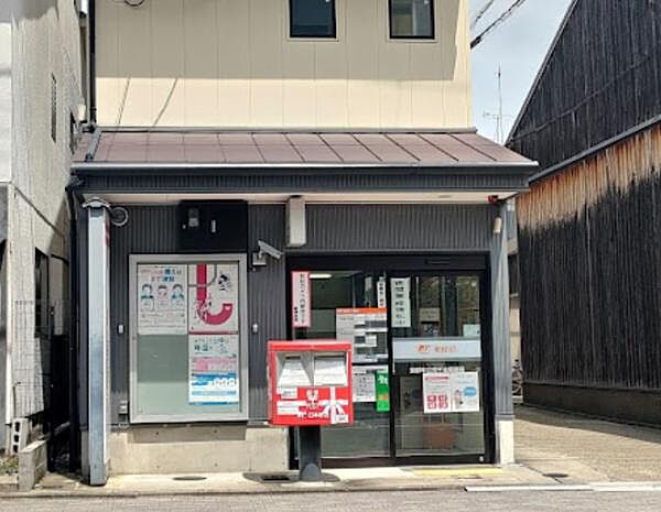 京都中立売千本郵便局まで437m