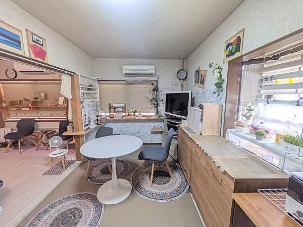 和室のお部屋です！※生成AIにより一部家具等撤去しております。