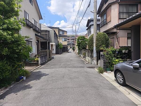 前面道路を含めた現地の様子です！