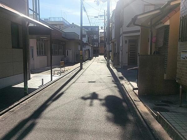 前面道路を含めた現地の様子です！