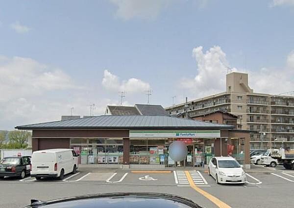 ファミリーマート京都山科大宅店まで291m