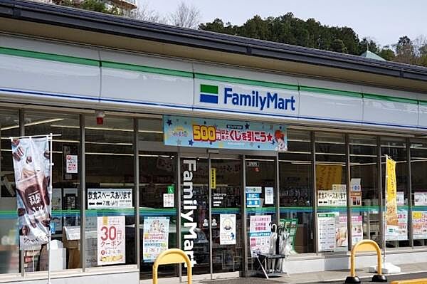 ファミリーマート京都原谷店まで605m