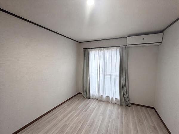 洋室のお部屋です！※生成AIにより、家具等撤去しております。