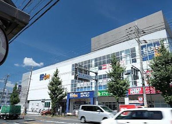 エディオン円町店まで829m