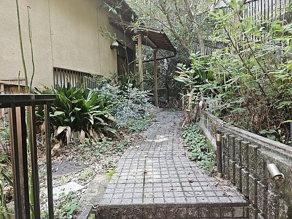 土地約103.99坪の広大な敷地！