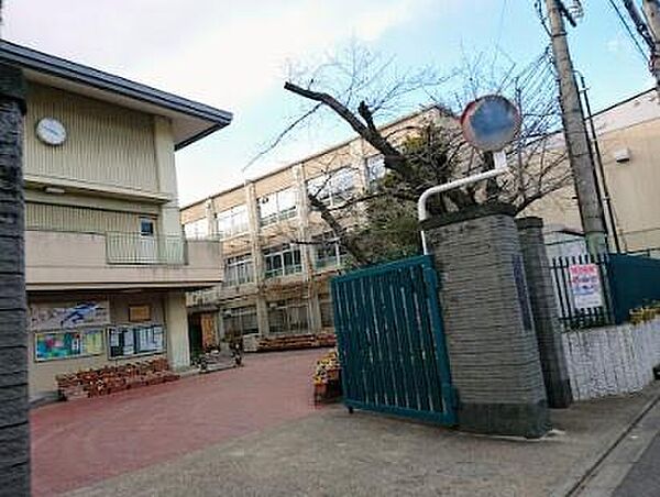 京都市立西院中学校まで840m