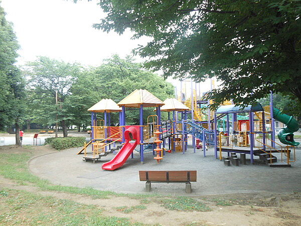 東柏ケ谷近隣公園まで1164m