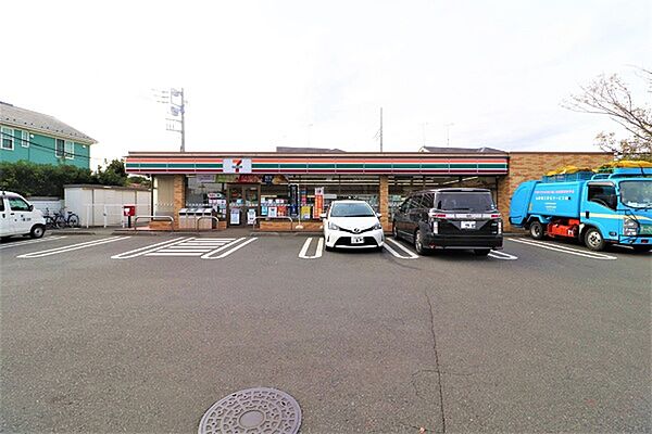 セブンイレブン寒川小谷1丁目店まで539m