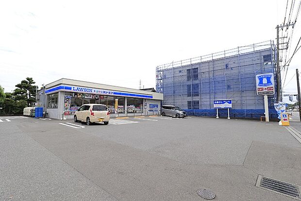 ファミリーマート相模原中丸店まで701m