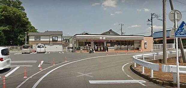 セブンイレブン綾瀬寺尾西店まで637m