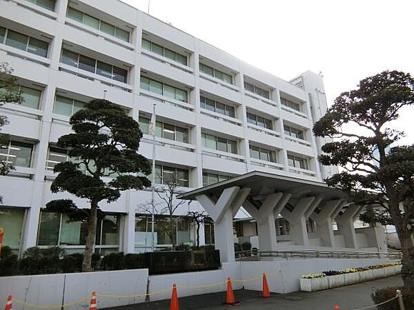 厚木市役所まで271m