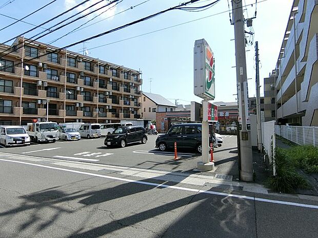 セブンイレブン座間相武台東店まで559m