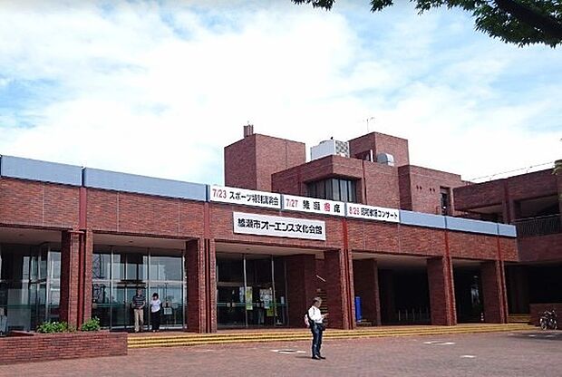 綾瀬市立図書館まで1675m