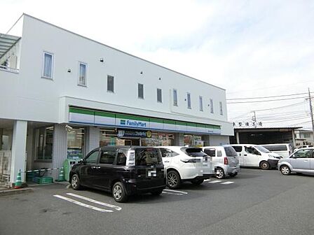 ファミリーマート厚木もとちょう店まで442m