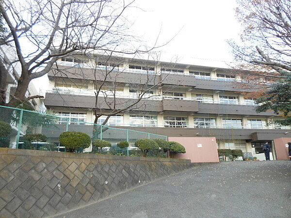 海老名市立大谷中学校まで2039m