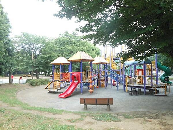 東柏ケ谷近隣公園まで1255m