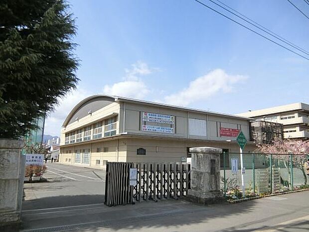 厚木市立厚木中学校まで2023m