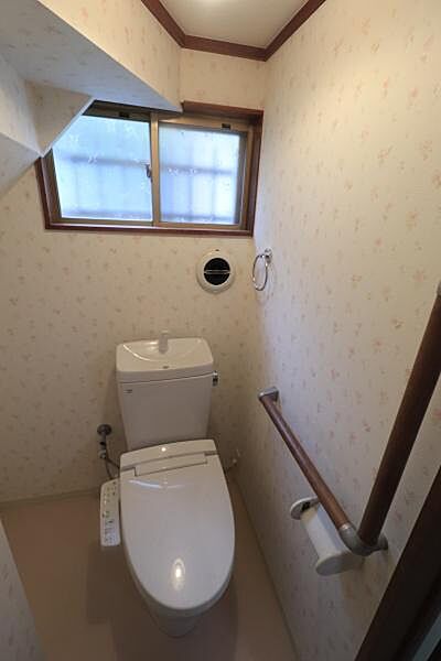 ウォシュレット付きのトイレです。
