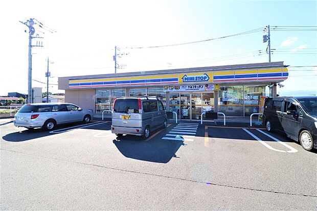 ミニストップ海老名本郷店まで1231m