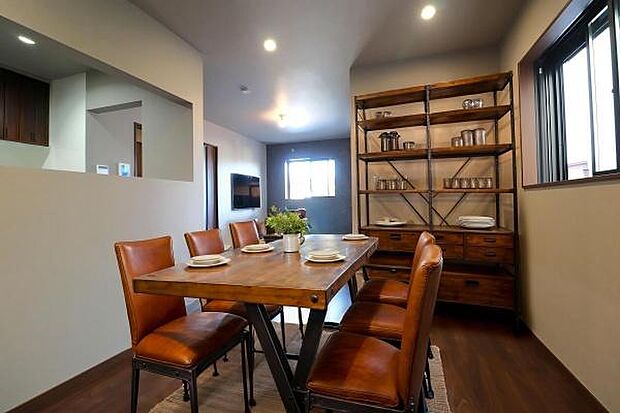 本画像はＣＧで作成しており、実際に現地に家具は置かれておりません。また価格に家具は含まれておりません。