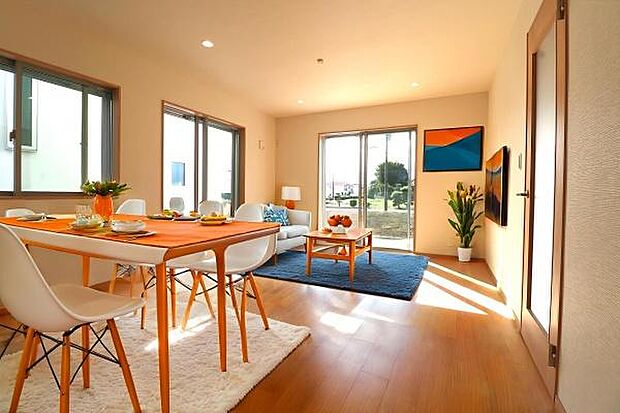 本画像はCGで作成しており、実際に現地に家具は置かれておりません。また価格に家具は含まれておりません。