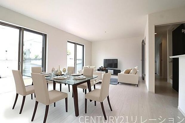 ※本画像は実際の室内写真をもとにCG加工を施しております。現状は家具や家電の配置がされており、空室時に近いイメージ写真となります。