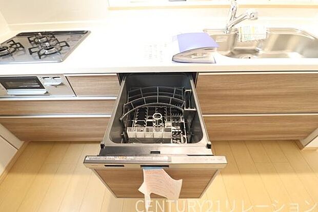 食器洗浄機は奥様の味方です。毎日の洗い物は手のお肌にもよくありません。食器洗浄機で食後の家事軽減とあなたのお肌を守りましょう。