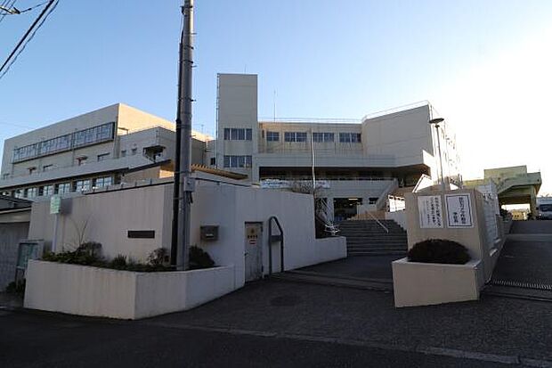 厚木市立毛利台小学校まで1589m