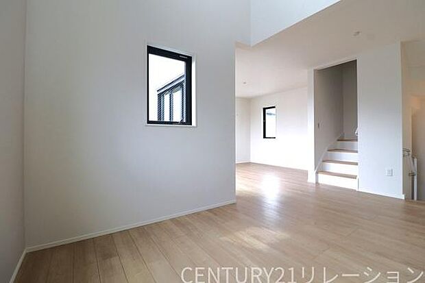 リビングとはセミセパレートされたダイニングです。