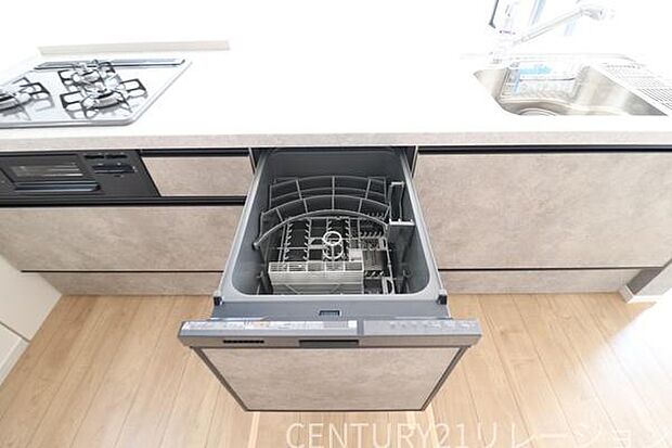 食器洗浄機は奥様の味方です。毎日の洗い物は手のお肌にもよくありません。食器洗浄機で食後の家事軽減とあなたのお肌を守りましょう。