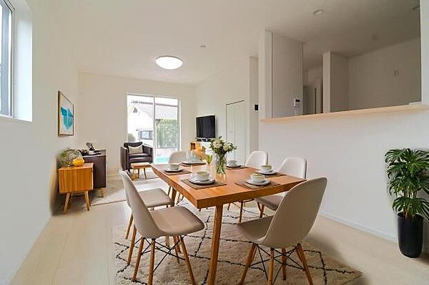 本画像はＣＧで作成しており、実際に現地に家具は置かれておりません。また価格に家具は含まれておりません。