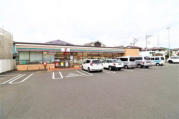 セブンイレブン寒川駅前店まで594m