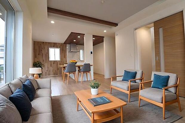 本画像はＣＧで作成しており、実際に現地に家具は置かれておりません。また価格に家具は含まれておりません。