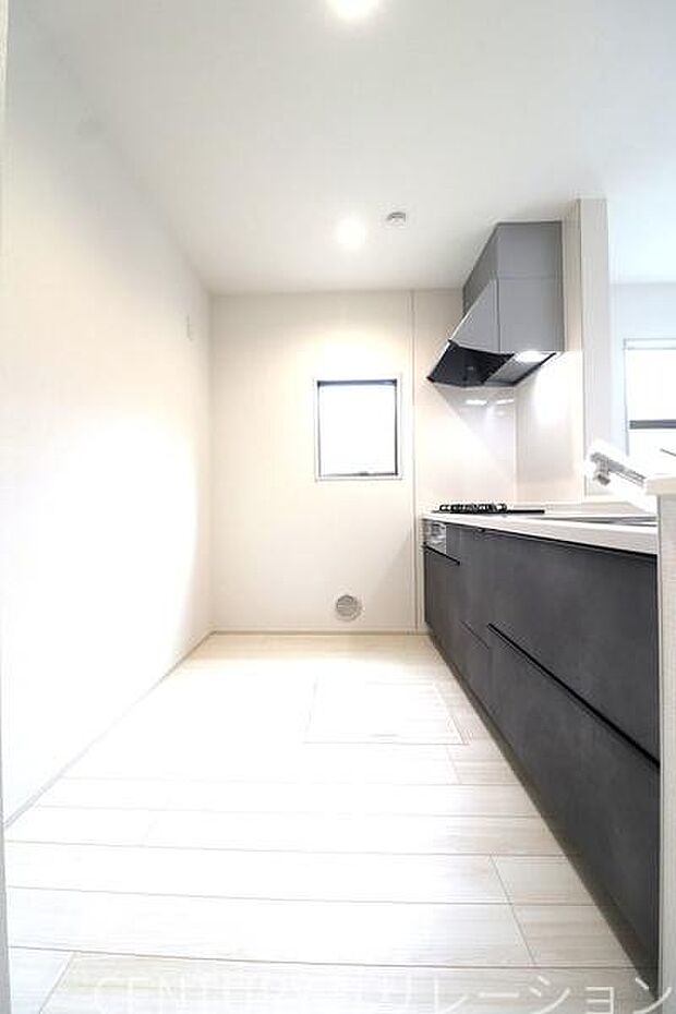 広いキッチンスペースは、毎日の料理が楽しくなります。