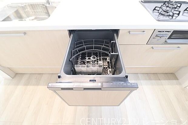 食器洗浄機は奥様の味方です。毎日の洗い物は手のお肌にもよくありません。食器洗浄機で食後の家事軽減とあなたのお肌を守りましょう。