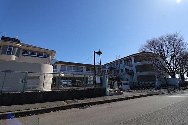 厚木市立戸田小学校まで1746m